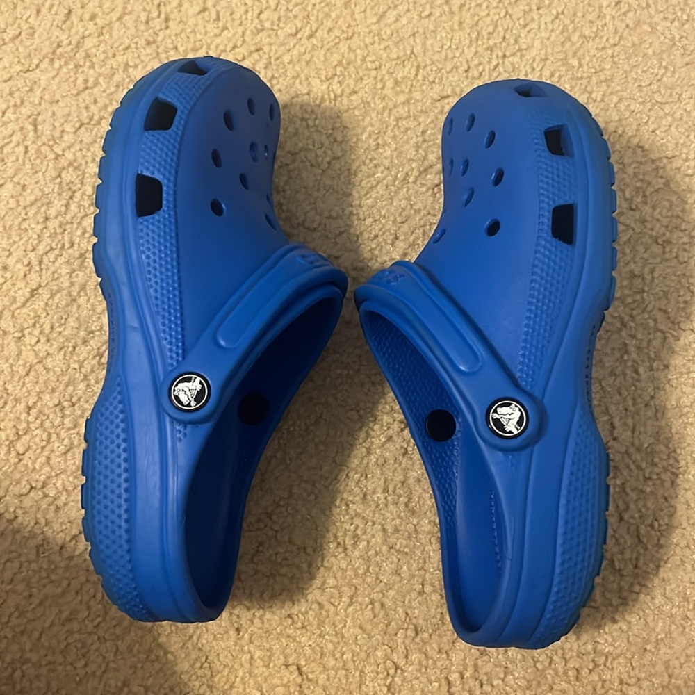 Woman’s Blue Crocs - Picture 6 of 6